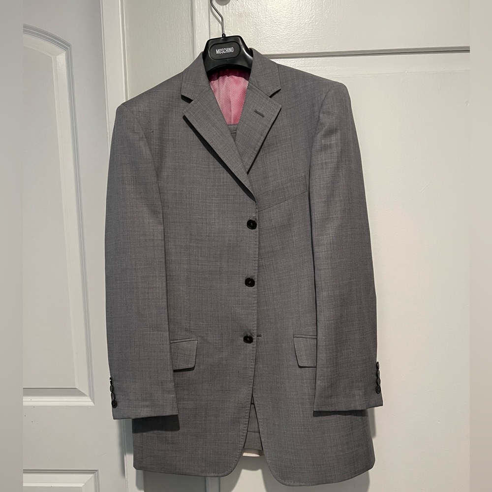 Men’s moschino gray with pink inside suit